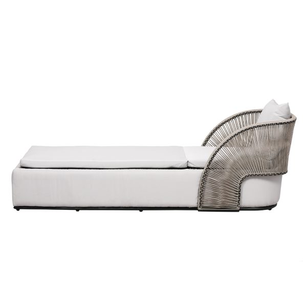 Loom Crafts Outdoor Garden Furniture A white LOUNGER LCO/088/008 on a white background.
